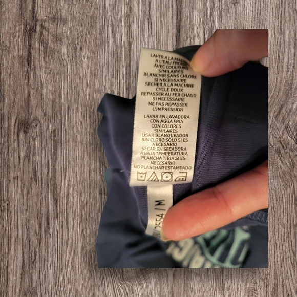 Life is Good Women's Blue Graphic T-Shirt, Medium - Picture 5 of 5